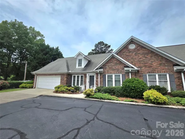 687 Carlton Dr, Gastonia, NC 28054