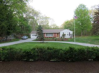 914 Tourtellot Hill Rd, Scituate, RI 02857