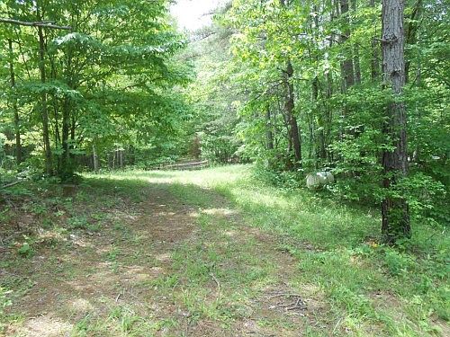 2nd image of 186 Old Harriman Hwy