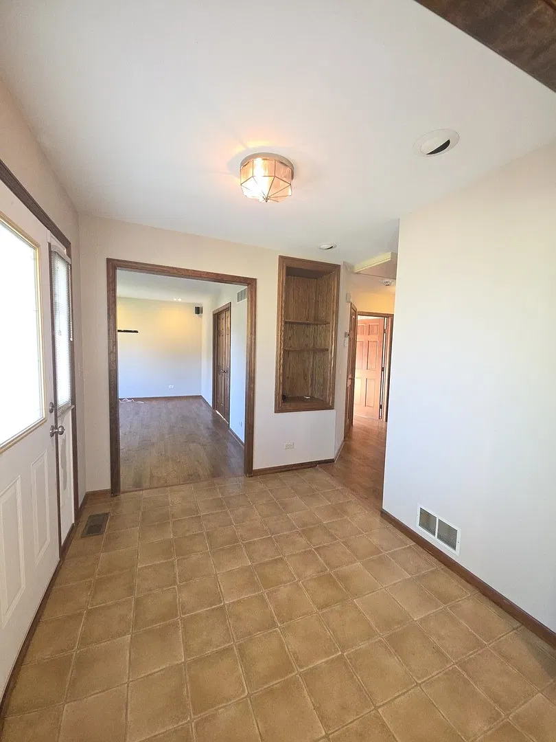 2 bed, 1208 sqft, $1,695 — Photo 3