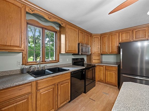 3rd image of 22 Smithville Rd