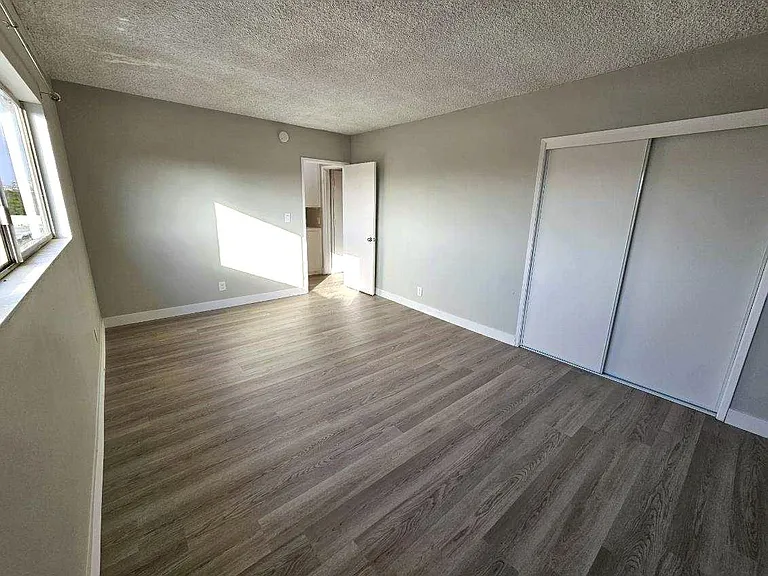 2633 Centinela Ave #11 — Photo 6