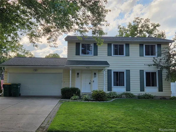 422 Old Mill Dr, Flushing, MI 48433