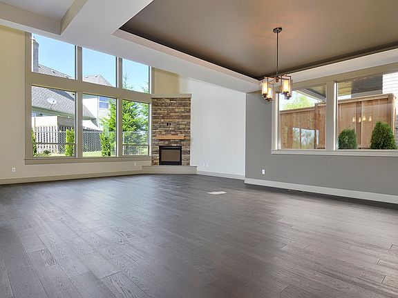 3rd image of 753 W Dogwood Ct