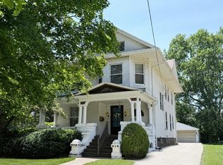 1238 N Prairie St, Galesburg, IL 61401