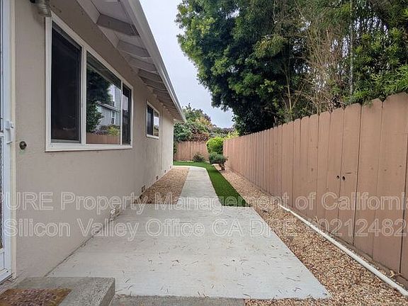 4th image of 1792 Halterman Ave