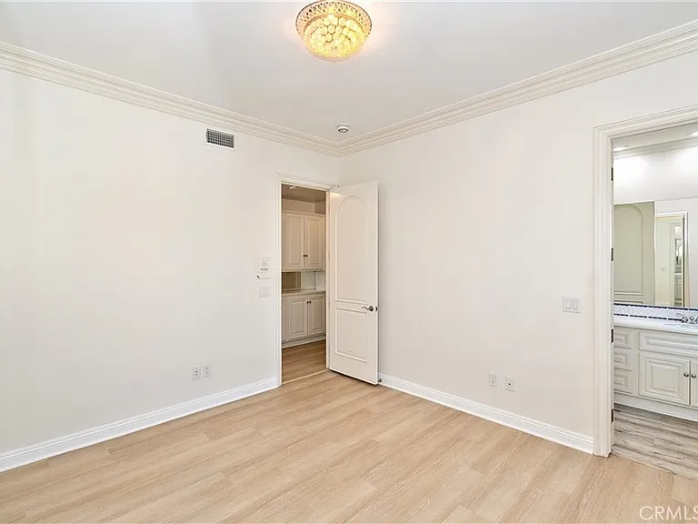 19 Santa Rosa — Photo 22