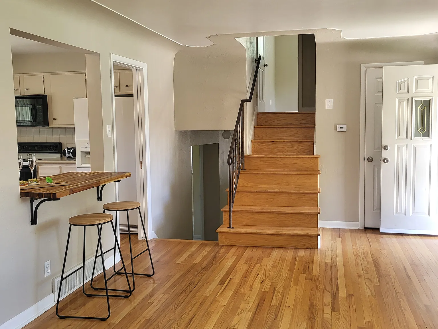 3 bed, 1786 sqft, $2,700 — Photo 3