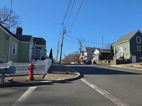 4th image of 307 Parkland Ave