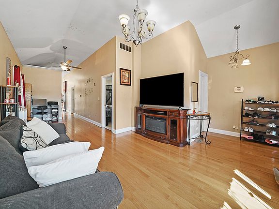 4th image of 2812 S 50th Ave