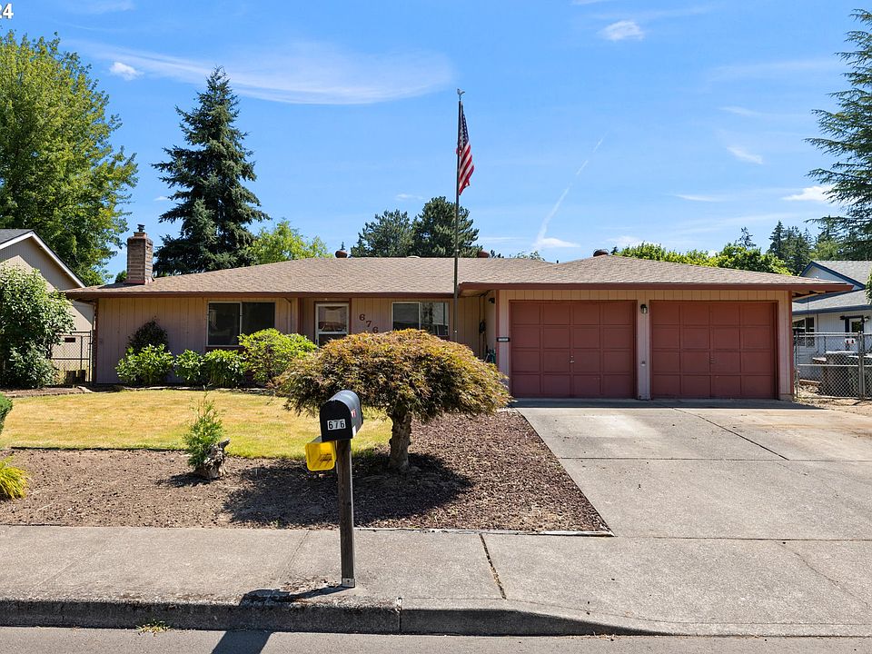 1st image of 676 SE 35th Ave