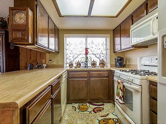 5th image of 738 Morrocco Dr