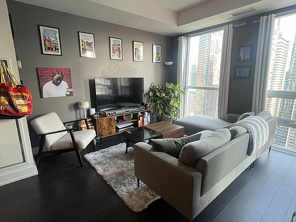 5th image of 318 Richmond St W #3207