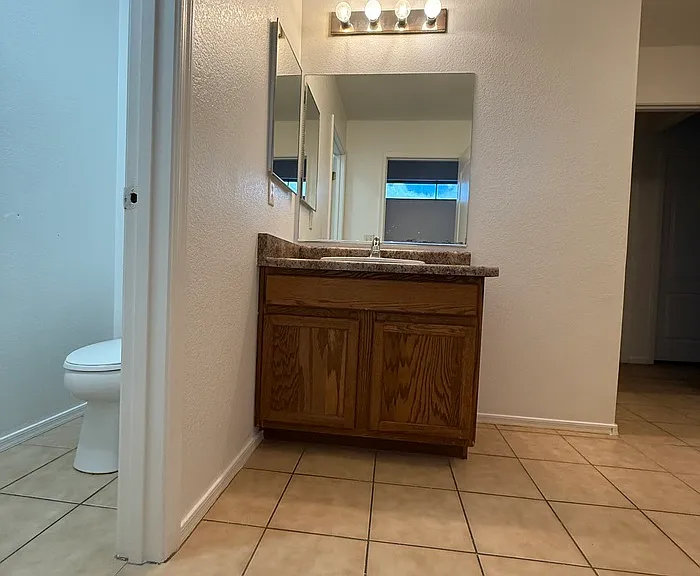 2429 E Calle Joya De Ventura — Photo 11