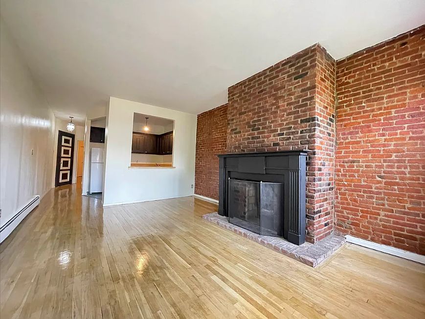 1st image of 450 W 47th St #4A