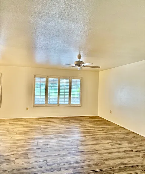 15430 N Bowling Green Dr — Photo 9