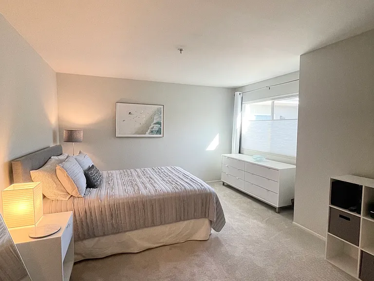 1731 Barry Ave #209 — Photo 12