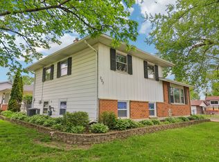 207 N Idlewild Ave, Mundelein, IL 60060