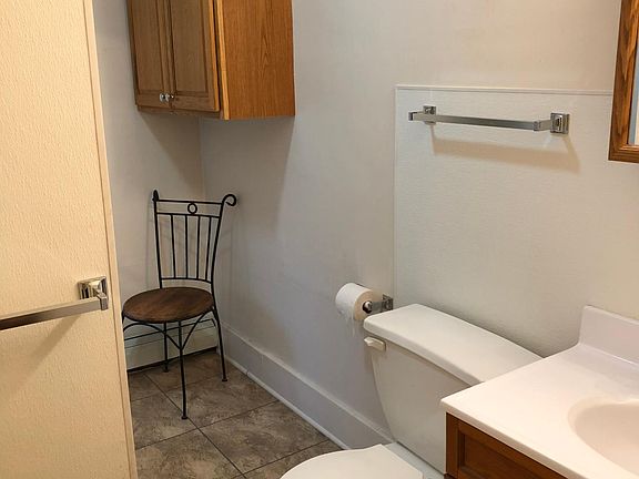 4th image of 114 E Lincoln St APT 3