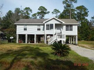 1328 Oak St, Ocean Springs, MS 39564