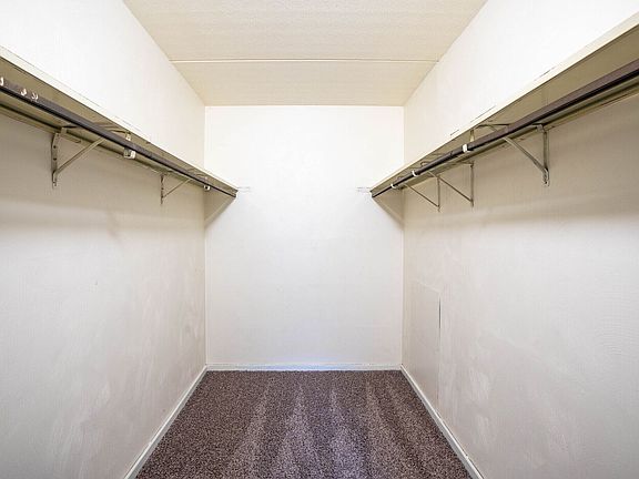5th image of 4307 Harvard Dr SE #1014