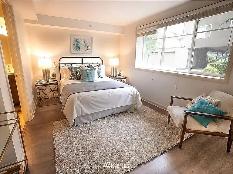 124 Bellevue Ave E #202 — Photo 7