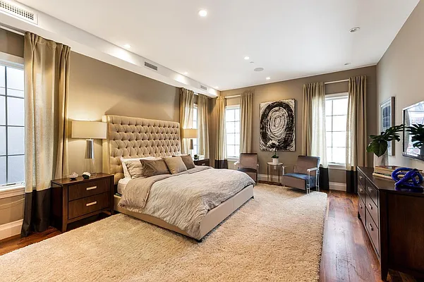 Sold by Compass | media 10