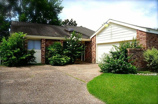 1st image of 3303 Hunterwood Dr