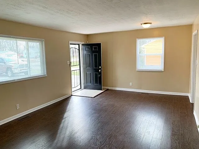 3420 N Elizabeth St — Photo 5