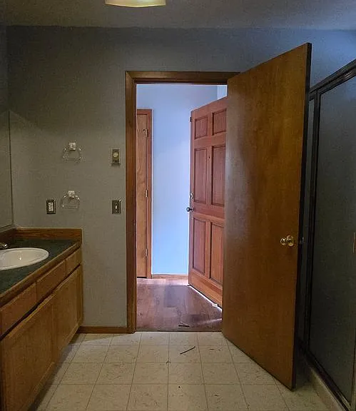 11 E Eld Pl — Photo 16