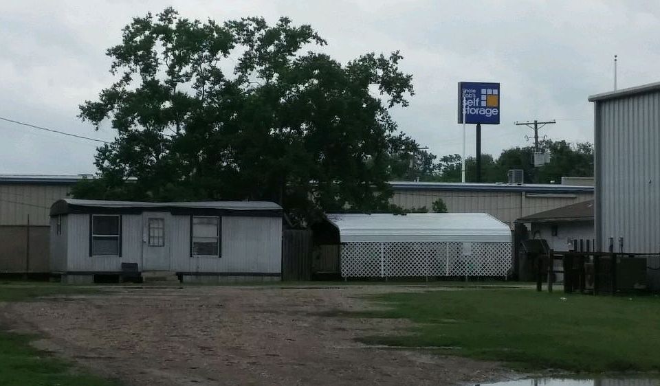 1st image of 7050 College St