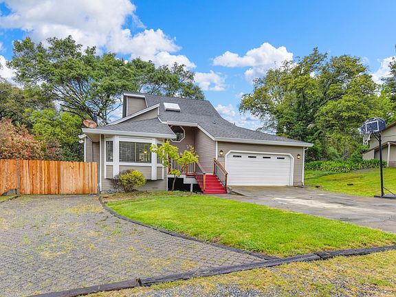 2nd image of 2661 Knollwood Dr