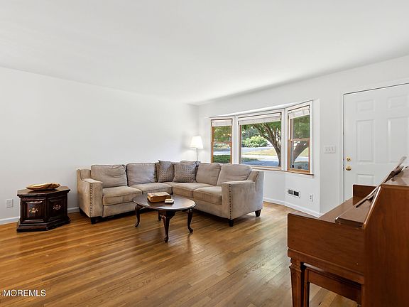 4th image of 17 Millbrook Drive