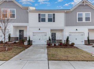 4039 Summit Woods Dr, Charlotte, NC 28216