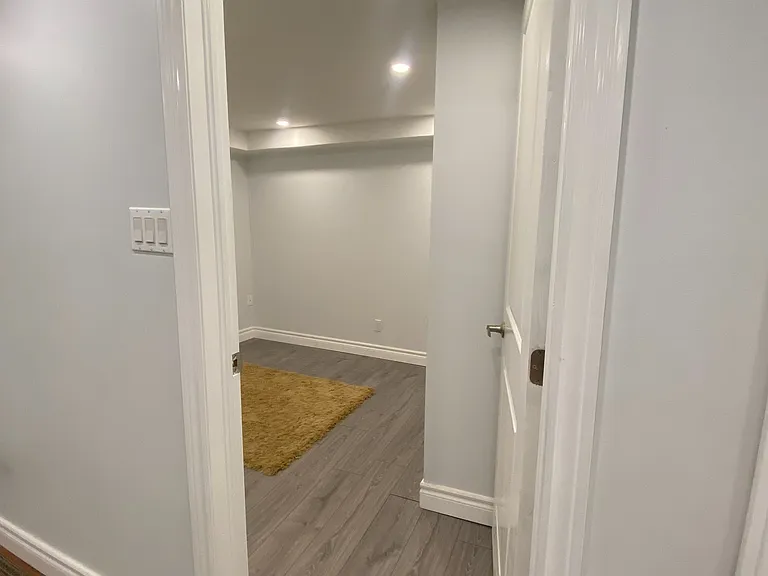 135 Bonham Blvd #BASEMENT — Photo 28