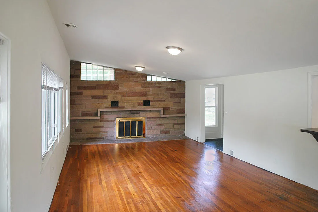 5 Bed, 2 Bath House - Haven on Hunter — Photo 3