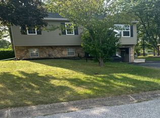 3092 Greenfield Dr, Dover, PA 17315