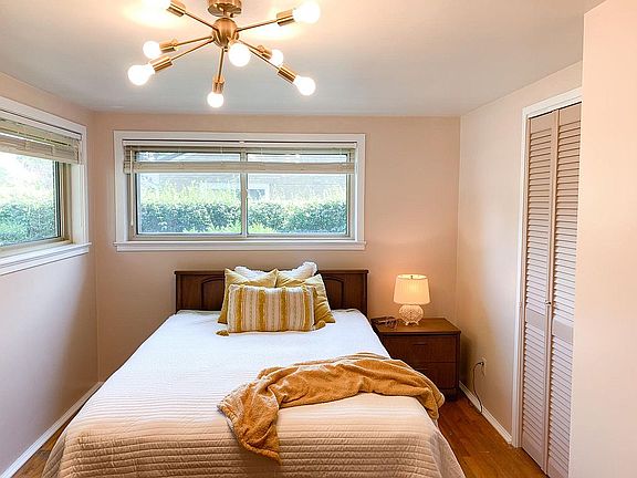 3rd image of 1020 Western Ln