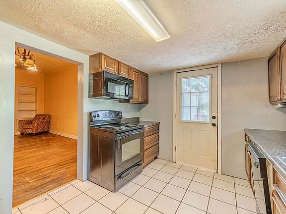 3rd image of 417 Tennessee St