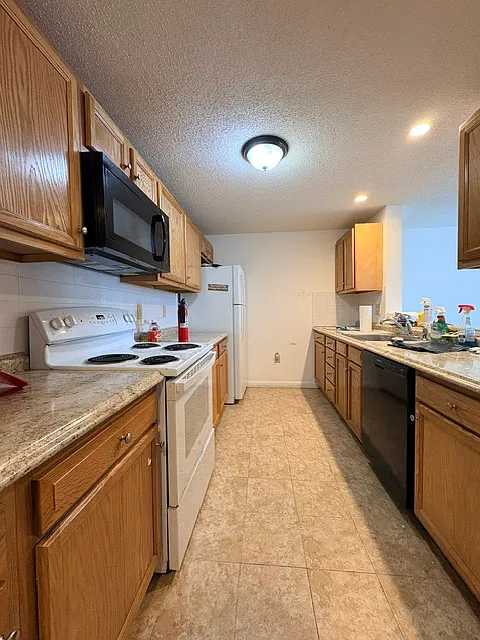 2 bed, $2,295 — Photo 2
