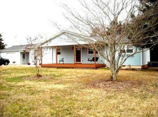 524 Greenbriar Dr, Seneca, SC 29678