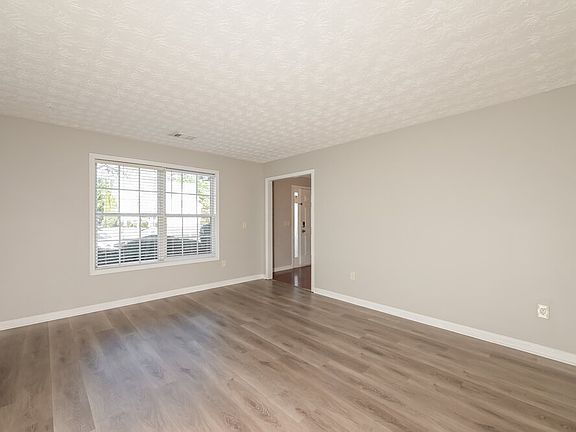 4th image of 3854 Sagebrush Ln