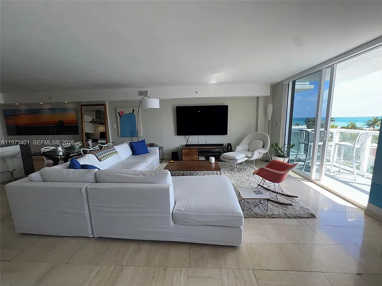 2457 Collins Ave #405 — Photo 12