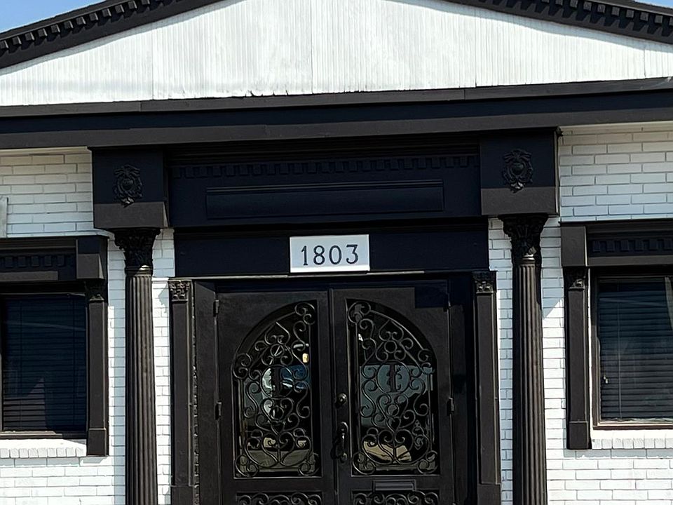1st image of 1803 E Yandell Dr #B