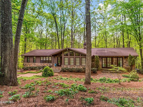 2nd image of 5908 SW Glen Forest Ln