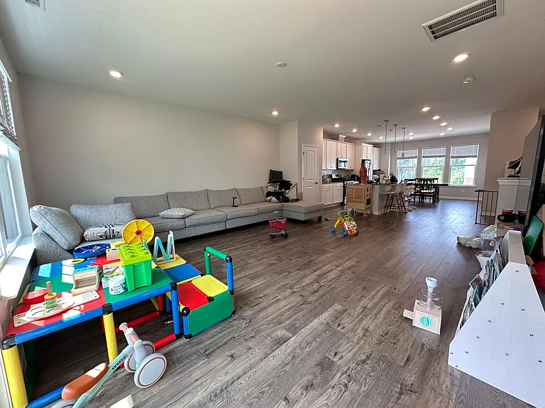 1002 Manorhaven Dr — Photo 1