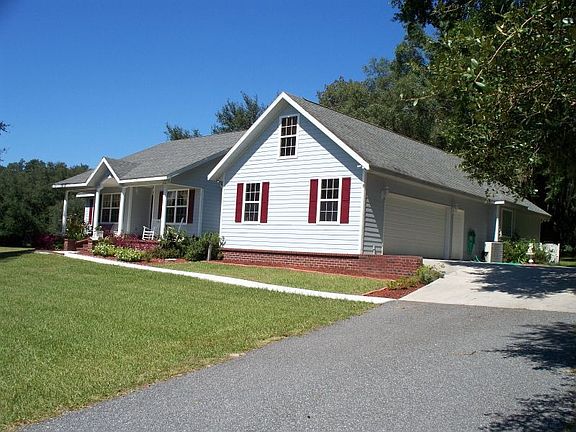 2nd image of 447 NW Armadillo Ln