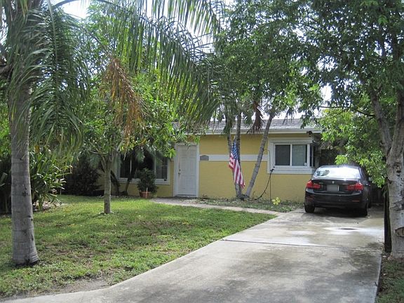 2nd image of 1640 NE 1st Ave