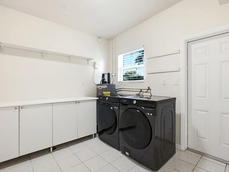 1600 Drum St — Photo 22