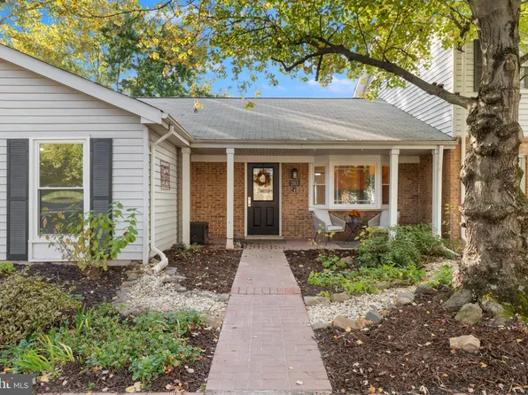 203 N Lincoln Ave, Sterling, VA 20164